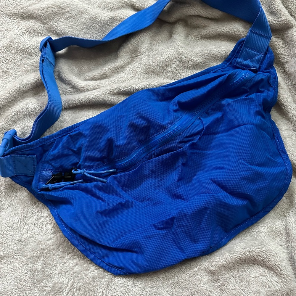 Lululemon extra large belt bag